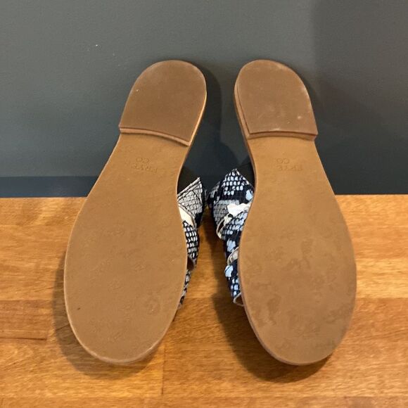 Frye & Co. Leather Evie 3 Band Slide Size 9 Never worn! - Picture 8 of 15